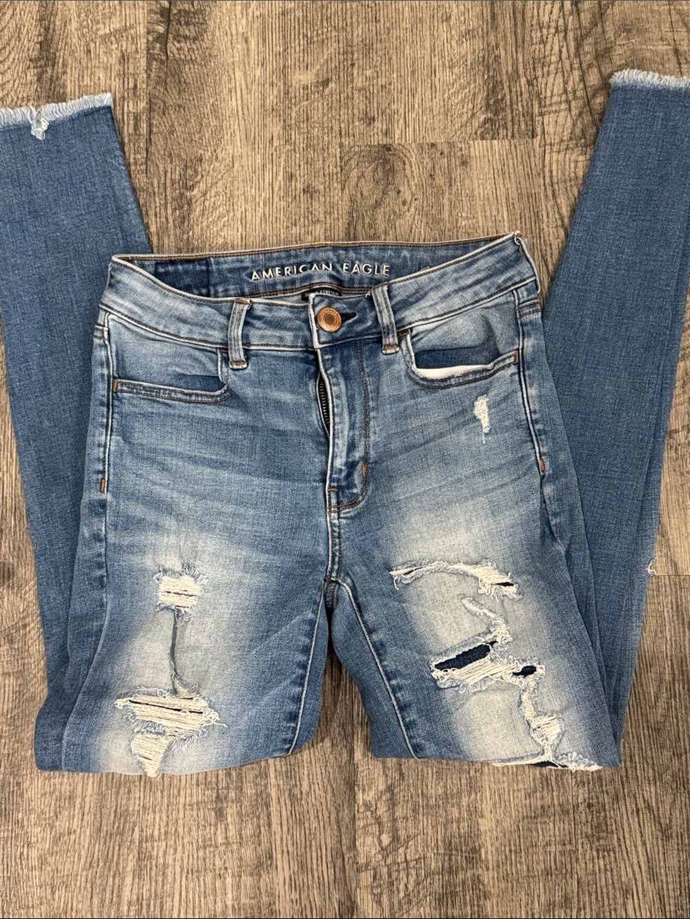 American Eagle Outfitters Light Wash Distressed Skinny Jeggings